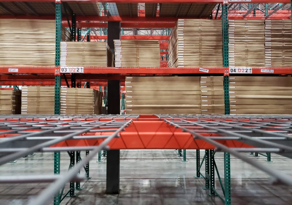 ดาดฟ้าลวดตาข่ายสำหรับชั้นวางที่เก็บข้อมูล